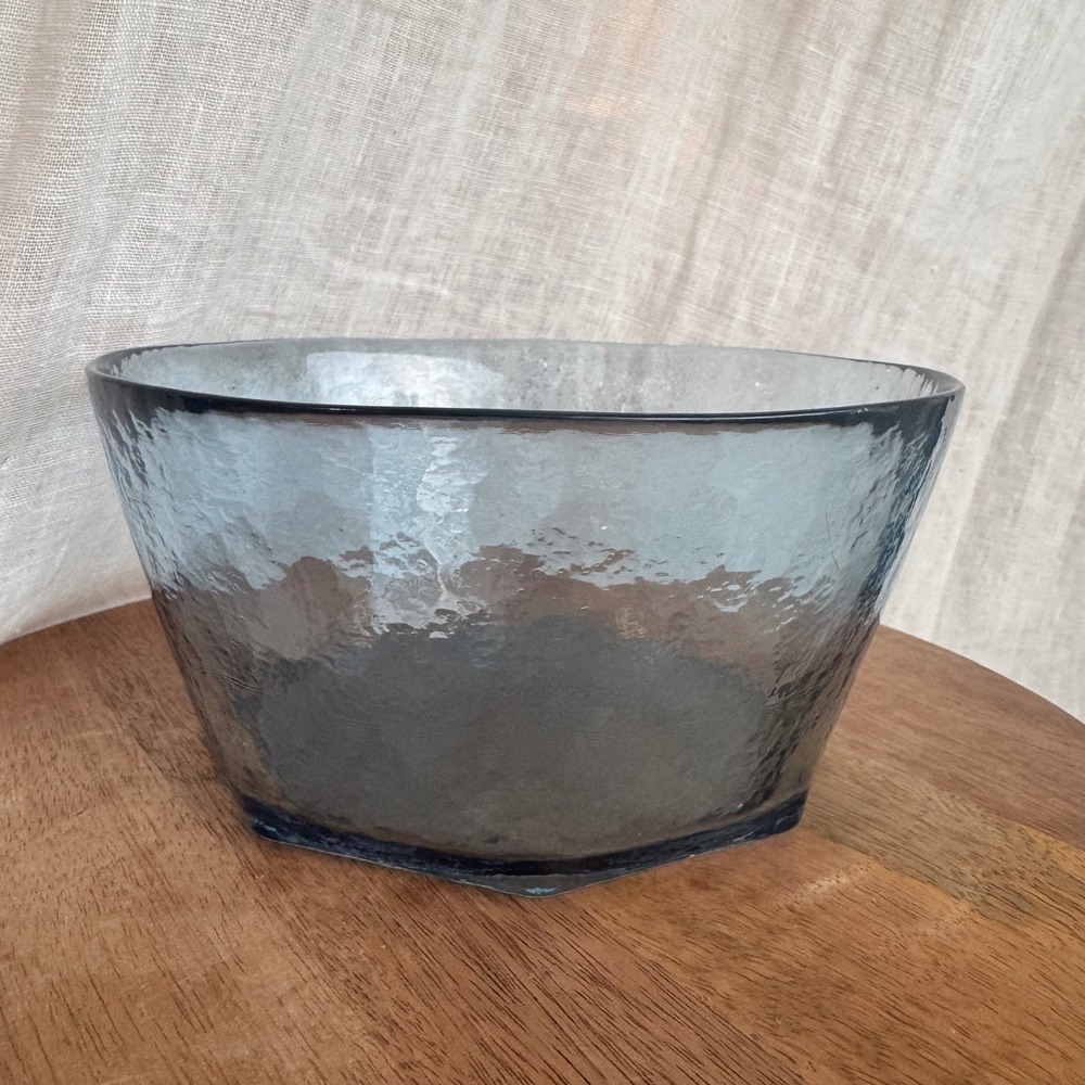 Blue Hammered Glass Serving Bowl Decor 7‎ Inch Mid Century Octagonal Base